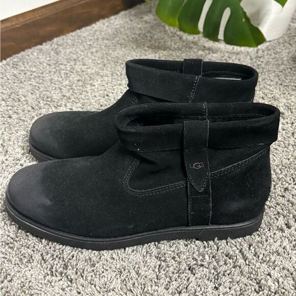 UGG Josefene Cuff Boots. Size 8 - Picture 1 of 4
